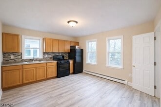 Building Photo - 326 Mercer Ave