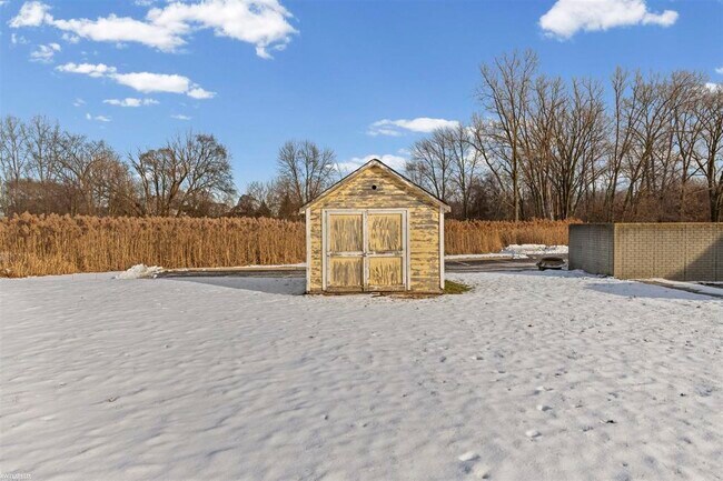 Building Photo - 46730 Romeo Plank Rd