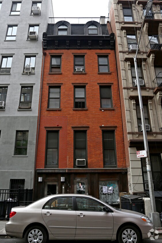 Building Photo - 156 W 15th St