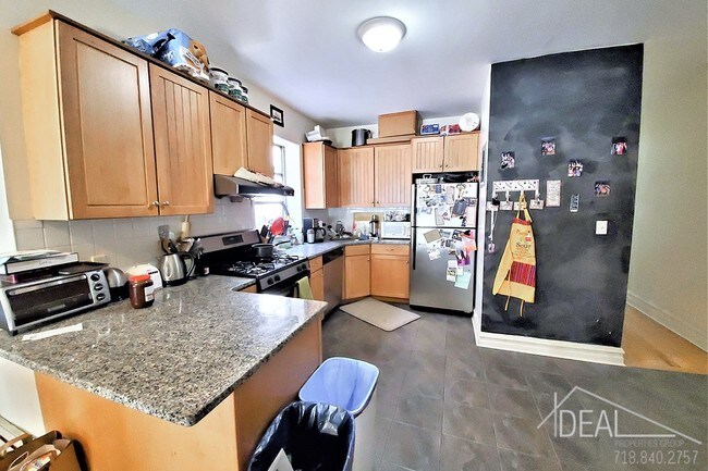 Building Photo - 359 40th Street #UNIT2R