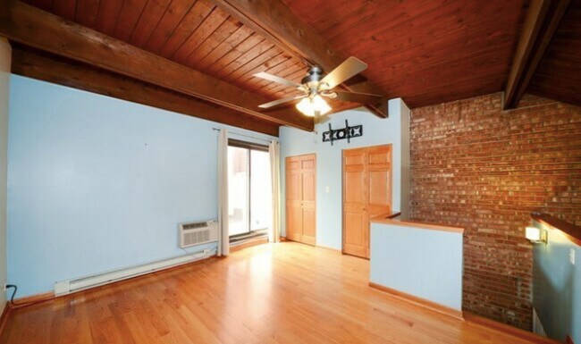 Building Photo - 2660 N Halsted St
