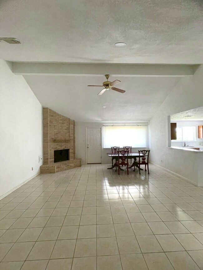 Foto del edificio - 13507 Chipman Glen Dr
