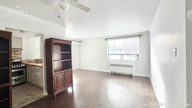 Building Photo - 6 Kings Point Dr