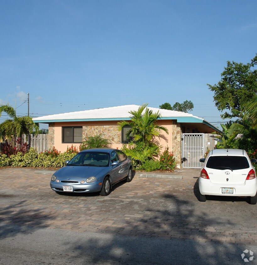 Primary Photo - 1021-1023 NW 1st Ave