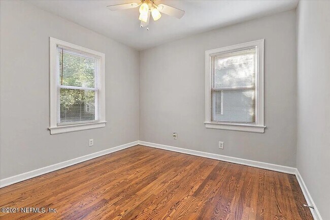 Foto del edificio - 2253 E Home Park Cir