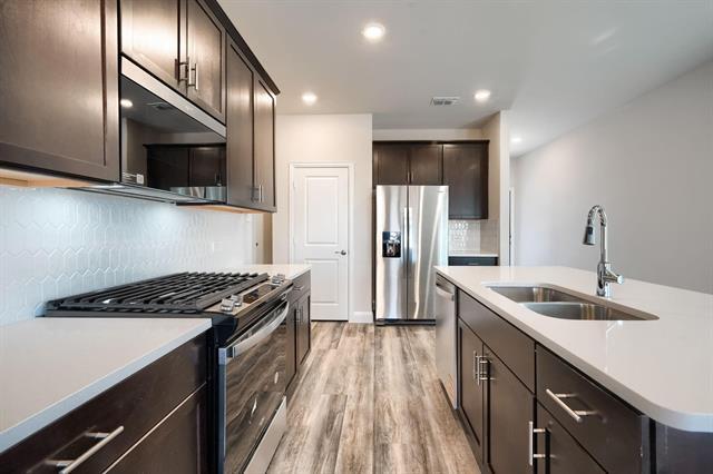 Foto del edificio - 512 Ezra Ln