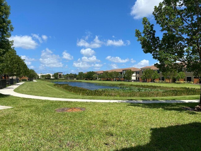 Foto del edificio - 10283 Wellington Parc Dr