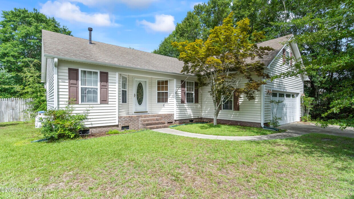 Primary Photo - 833 Wildwood Pointe Dr