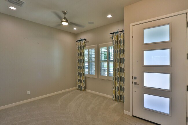 Building Photo - 3448 E Spring Wheat Ln