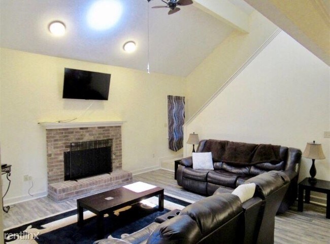 Foto del edificio - 227 Brenhaven Blvd