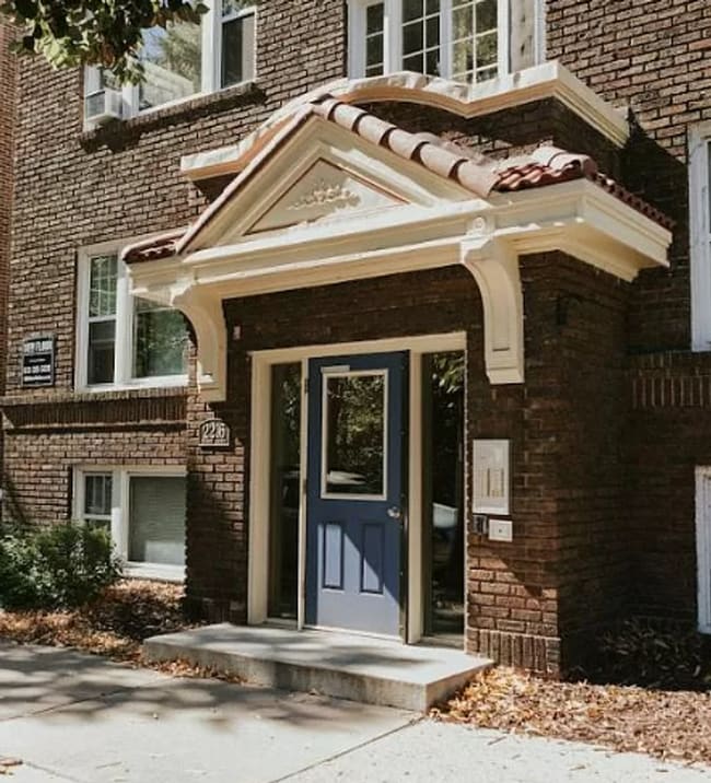 Interior Photo - 2400 Harriet Ave Apartments | Origen Living