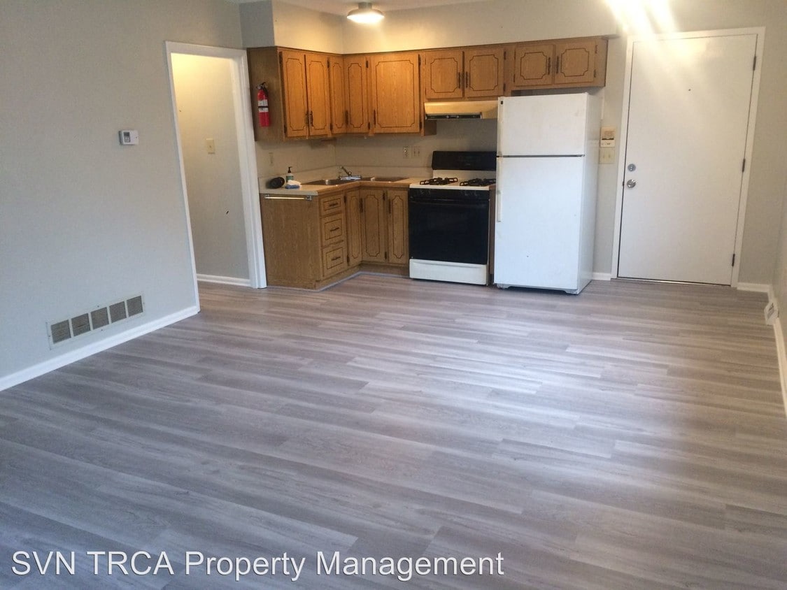 417 Center Ave, Pitcairn, PA 15140 Room for Rent in Pitcairn, PA