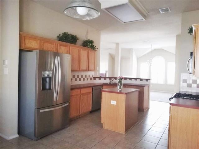 Building Photo - 1724 River Oaks Dr