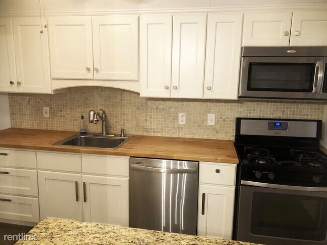 Building Photo - 3 br, 1.5 bath House - 8315 Wyton Rd
