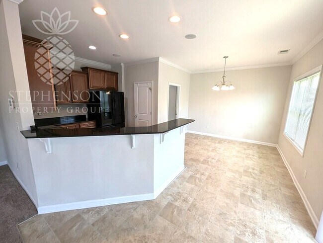 Foto del edificio - 4 bedroom 2.5 bath