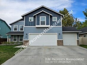 Building Photo - 4110 W Meadowpine St
