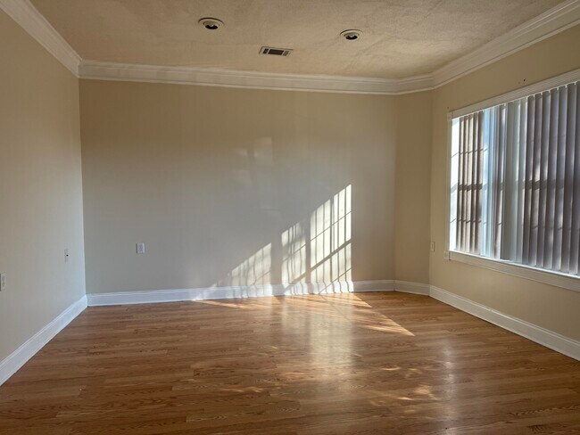 Building Photo - 132 Villacrest Dr