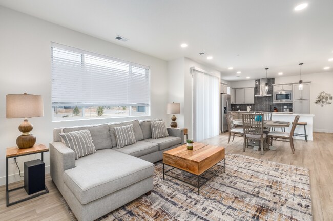 Foto del edificio - 5795 Champlain Dr