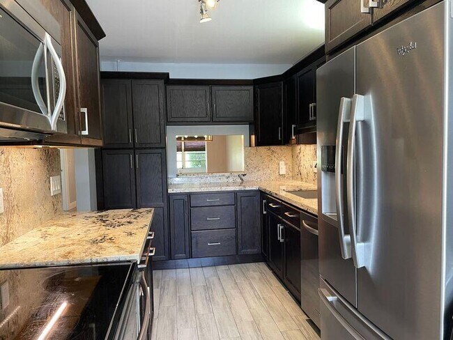 Building Photo - 2800 Fiore Way