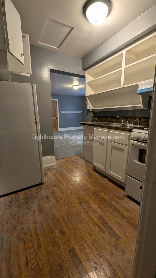 Foto del edificio - 809 W Cedar St