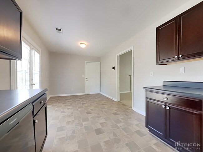 Foto del edificio - 832 Stonebridge Park Cir