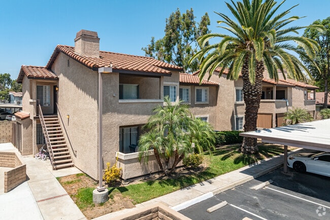 Imagen alternativa de la comunidad - 619 E. Riverside Dr.