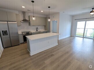 Building Photo - 2500 Longview St
