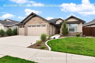 Building Photo - 1220 W Legarreta Dr