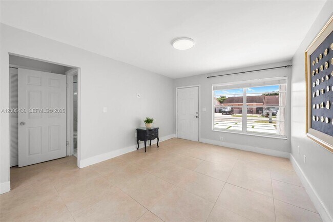 Foto del edificio - 31 NW 108th Ct