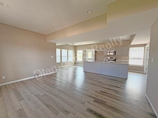 Building Photo - 2124 N Bradbury Ln