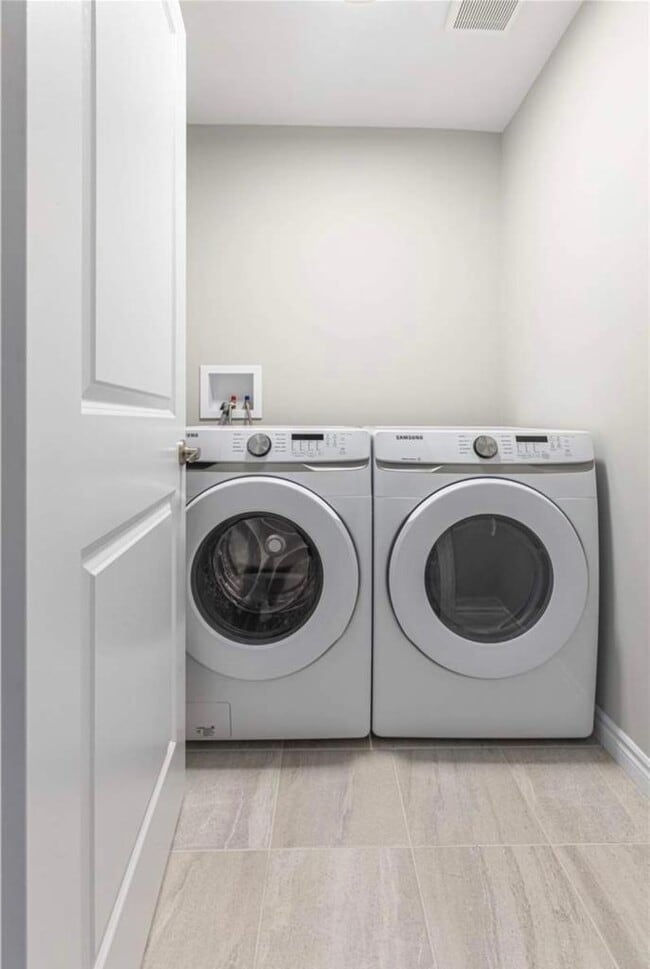 Building Photo - 2773 Asima Dr