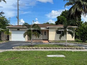 Building Photo - 1401 N 31st Rd