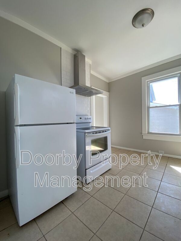 Building Photo - 3011 15th Ave