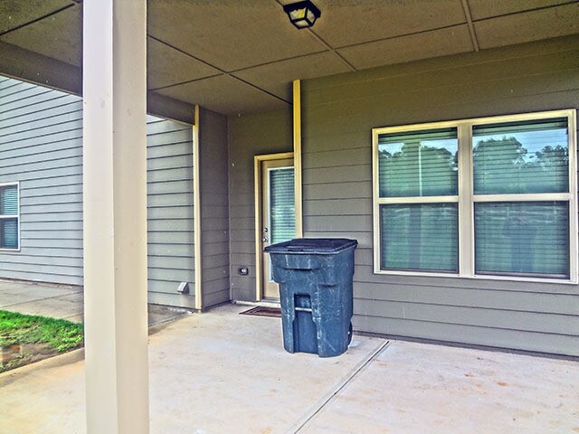 Building Photo - Lavish country living!