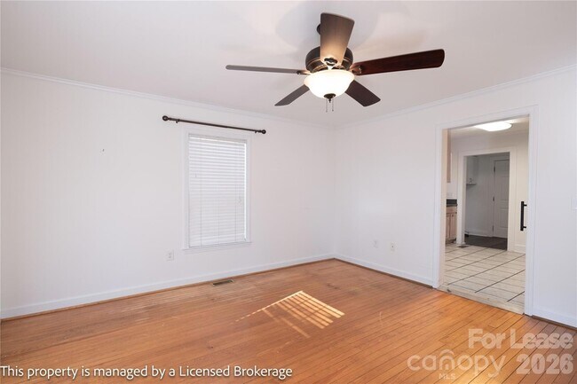 Foto del edificio - 2205 Ln St