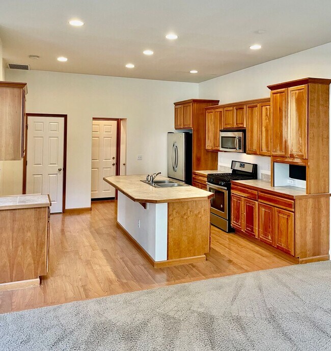 Building Photo - 3 Bed / 2.5 bath Saratoga townhouse in Bel...