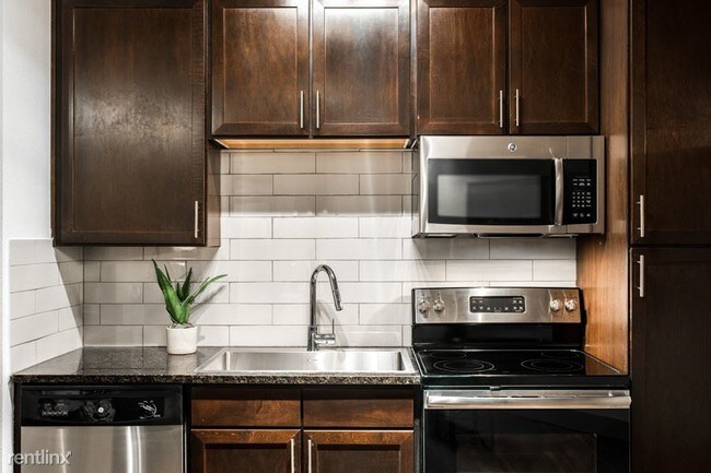 Foto del edificio - 1 br, 1 bath Apartment - 606 Marshall St 034