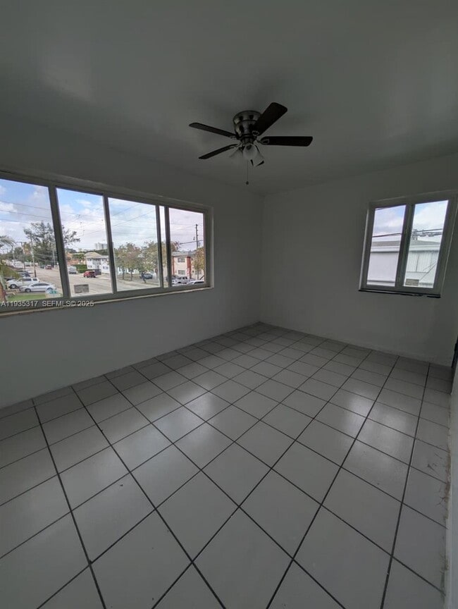 Building Photo - 888 SW 6th St