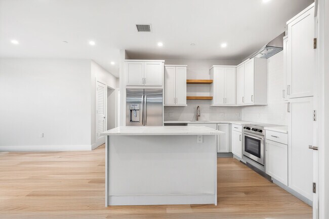 Foto del edificio - 132 Halstead Ave