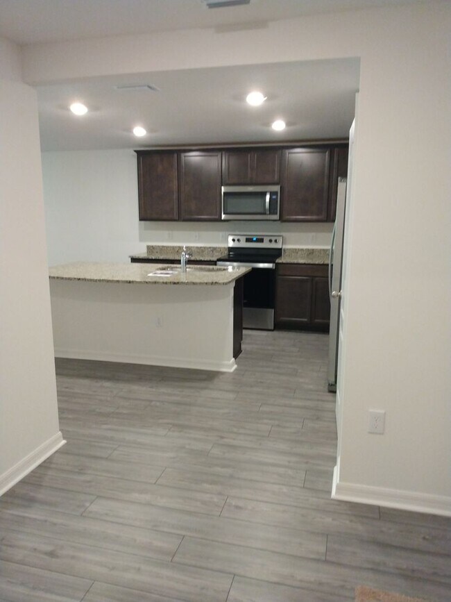 Foto del edificio - Brand New 3 Bedroom 2 Bathroom Villa Home Silver Ridge
