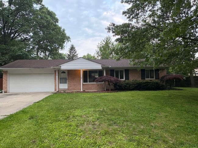 Building Photo - 3304 Maple Dr
