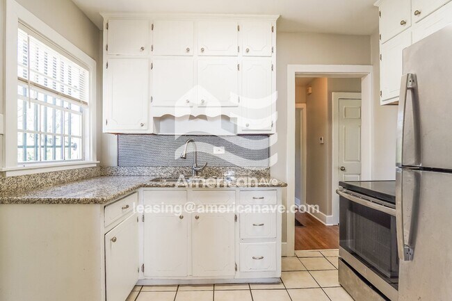 Foto del edificio - 1243 Pineview Rd