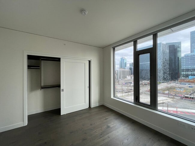 Building Photo - Great Condo for rent