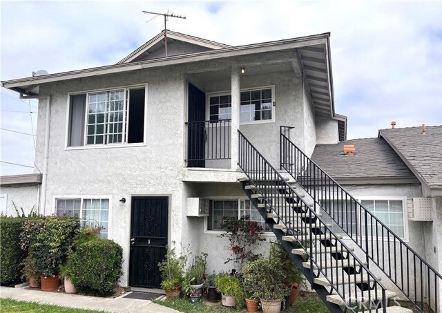 Foto principal - 101 N Tustin Ave