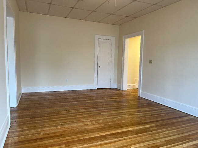 Building Photo - 80 W Edsall Ave