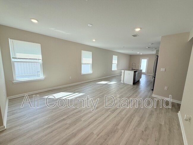 Building Photo - 6615 Kettles St