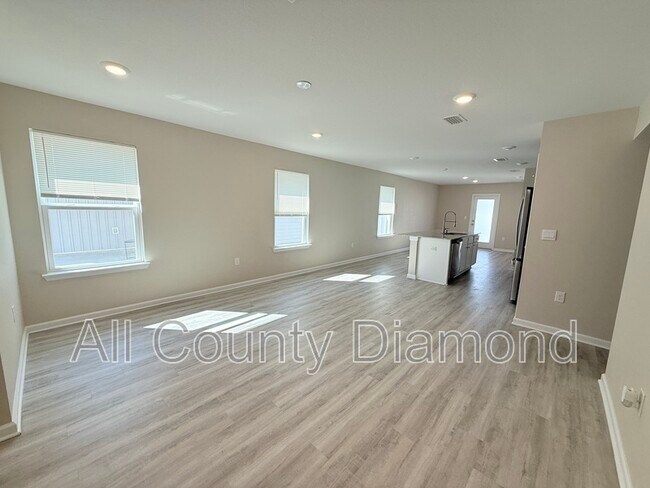 Foto del edificio - 6615 Kettles St