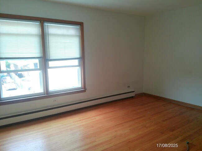 Foto del edificio - 7256 W Belmont Ave
