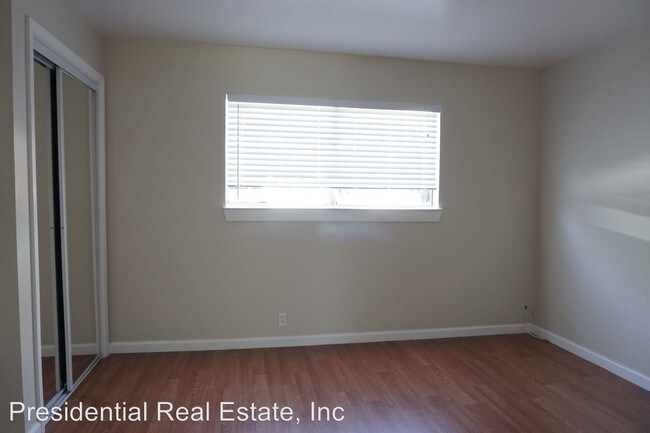 Foto del edificio - 2481 Skylark Dr