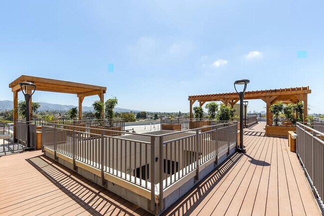 Building Photo - 2747 San Pablo Ave